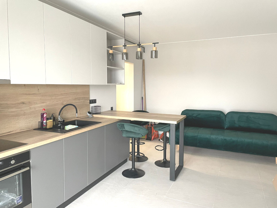 De inchiriat apartament 3 camere zona Parc