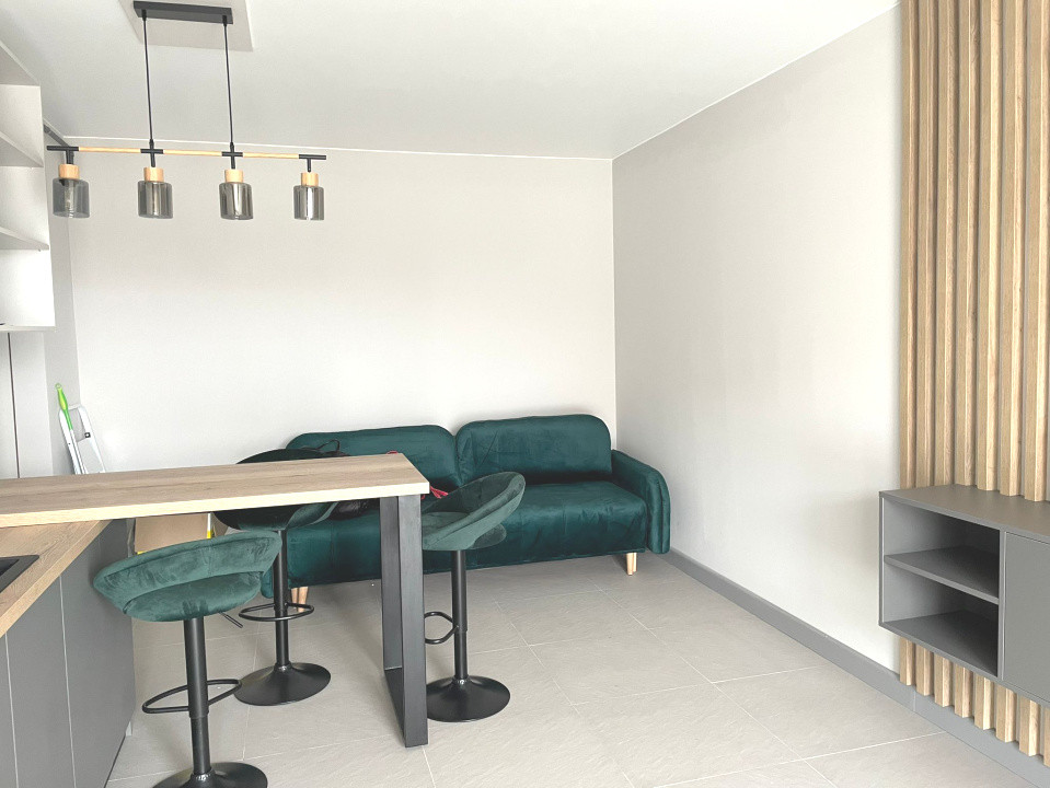 De inchiriat apartament 3 camere zona Parc