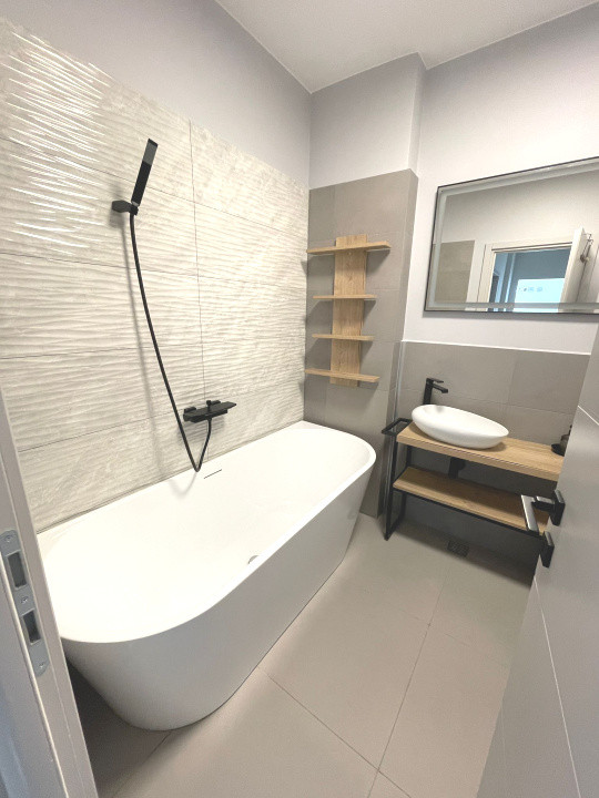 De inchiriat apartament 3 camere zona Parc