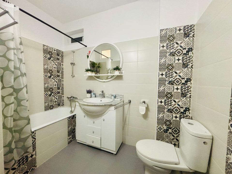 De vanzare apartament 3 camere Central