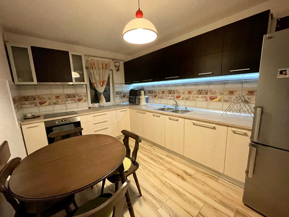 Apartament 3 camere de inchiriat central