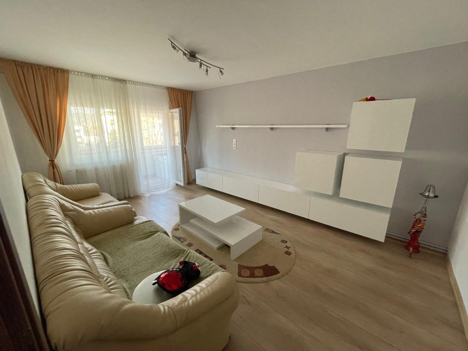Apartament 3 camere de inchiriat central