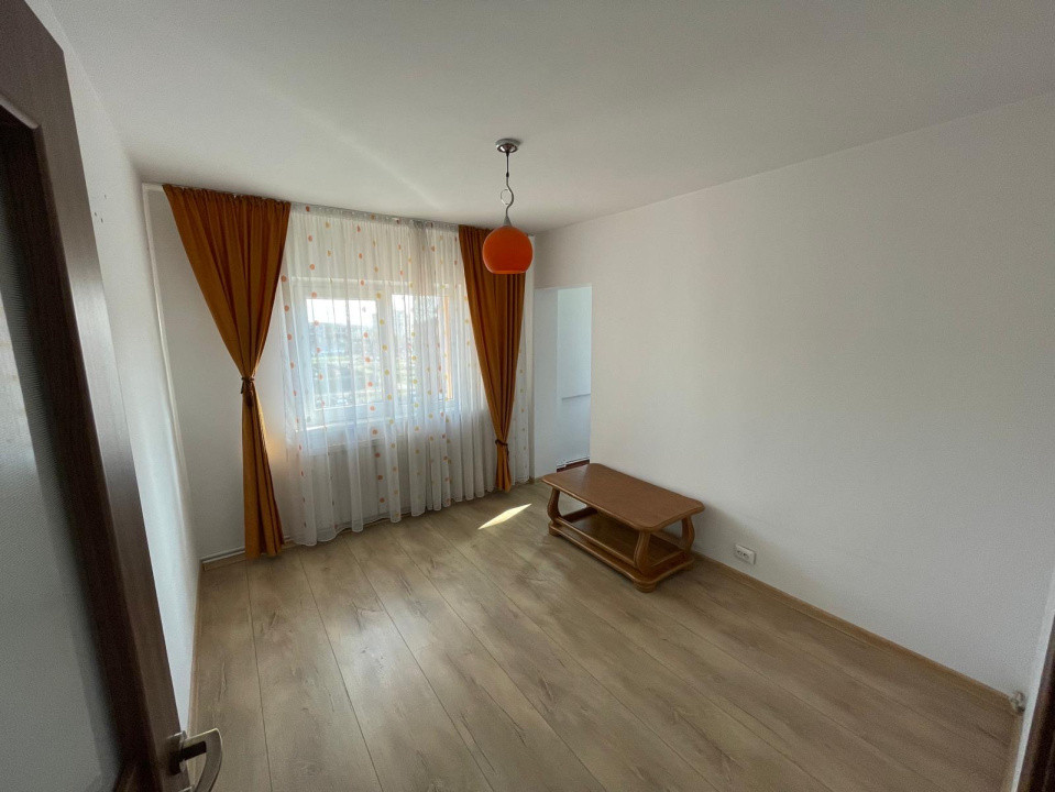 Apartament 3 camere de inchiriat central