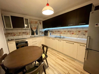 Apartament 3 camere de inchiriat central