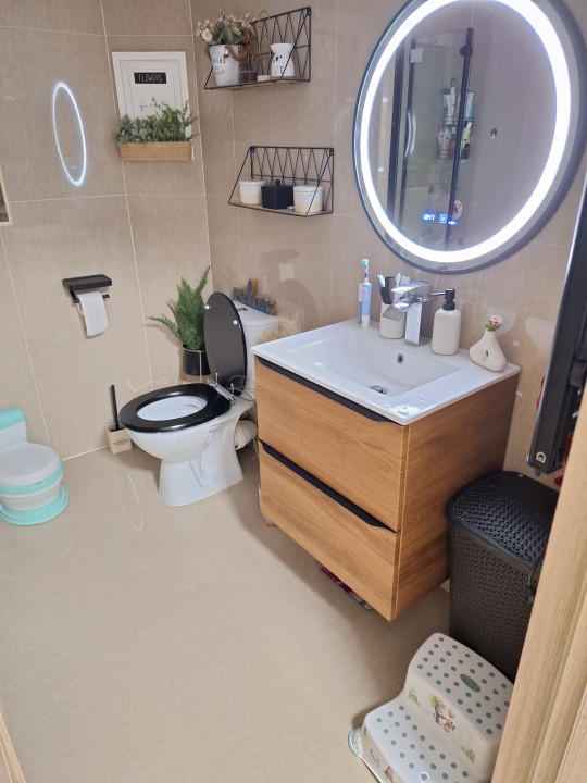 Apartament de vânzare | 3 camere-55mp +grãdinã 88 mp -Calea Cisnădiei 