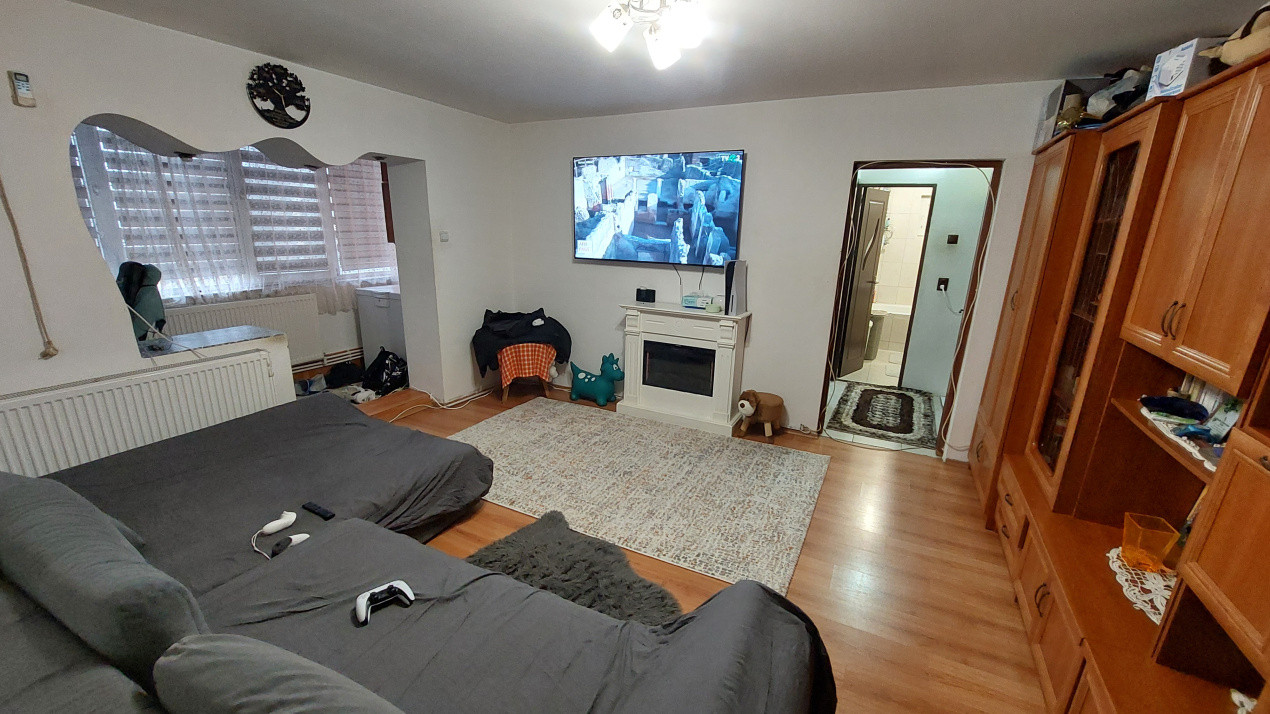 Apartament doua camere semidecomandat, etajul 3, Craiovita zona Kaufland