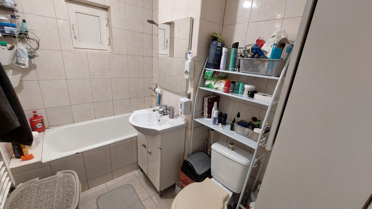 Apartament doua camere semidecomandat, etajul 3, Craiovita zona Kaufland