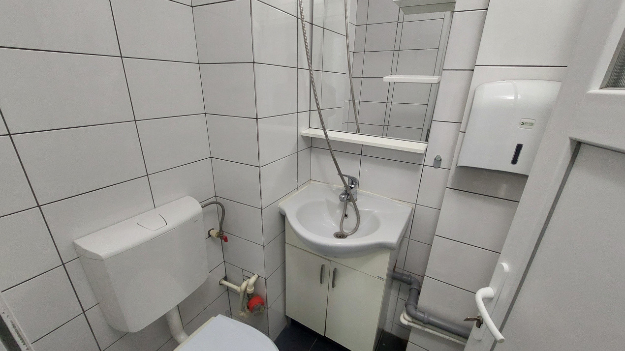 Spatiu comercial, parter, 50 mp, Calea Bucuresti zona Scoala 21