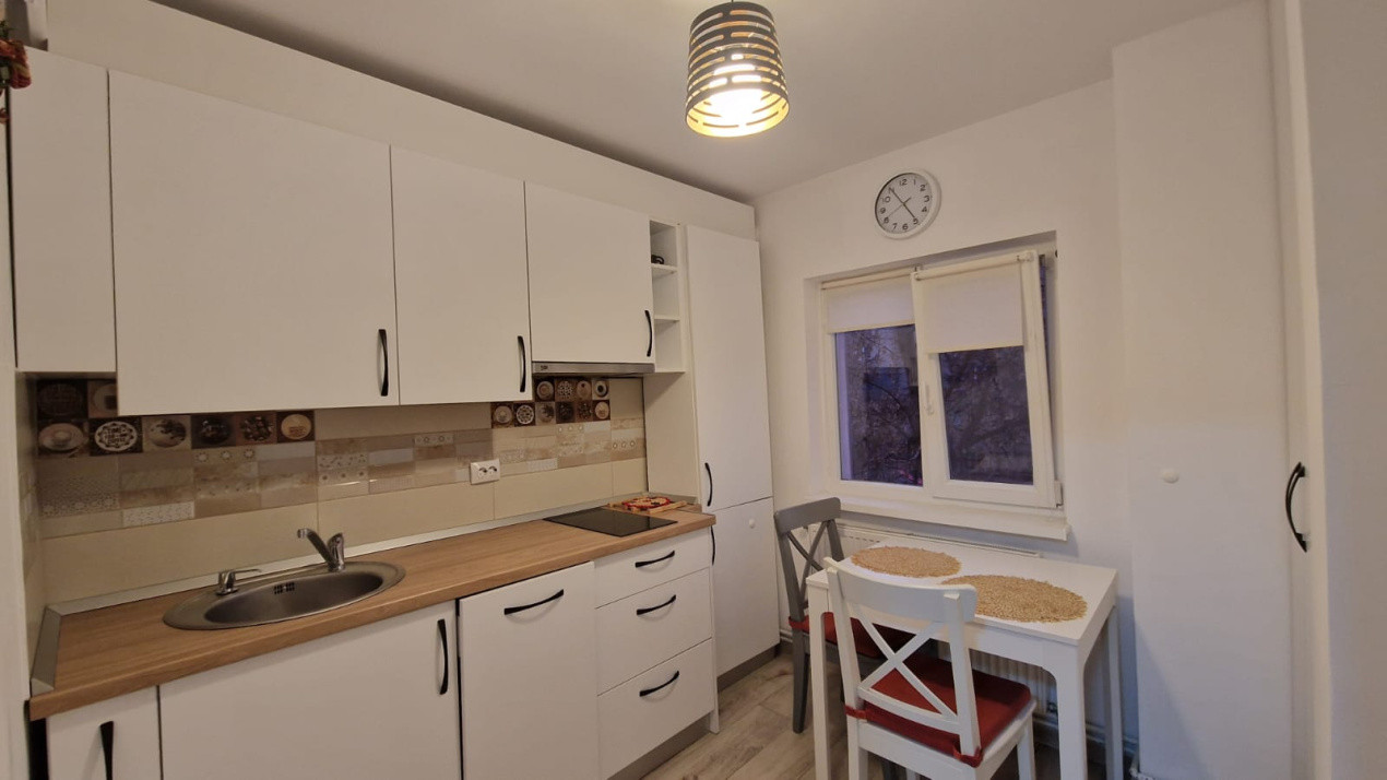 Garsoniera decomandata, 43mp, 1 Mai, zona fostul Targ