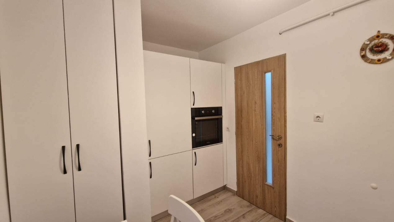 Garsoniera decomandata, 43mp, 1 Mai, zona fostul Targ