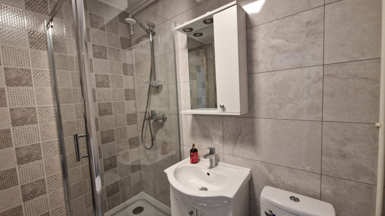 Garsoniera decomandata, 43mp, 1 Mai, zona fostul Targ