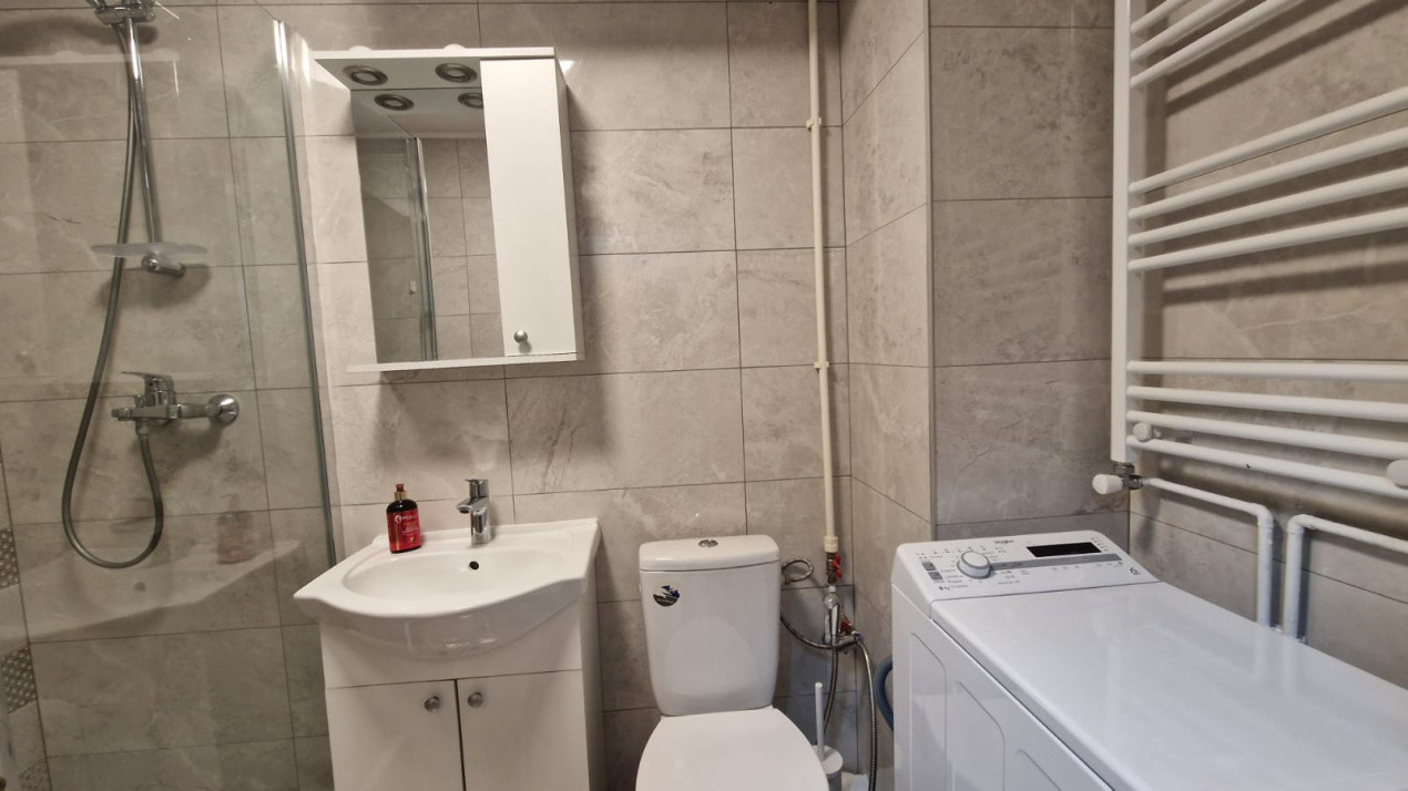 Garsoniera decomandata, 43mp, 1 Mai, zona fostul Targ