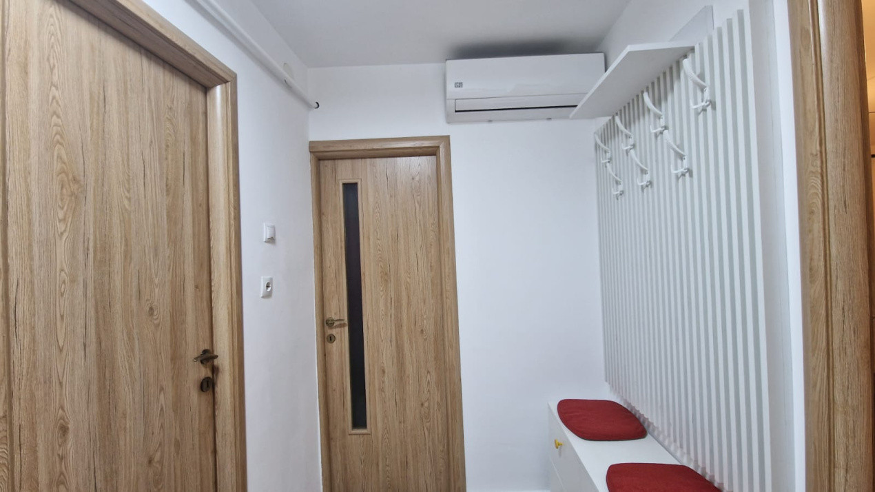 Garsoniera decomandata, 43mp, 1 Mai, zona fostul Targ