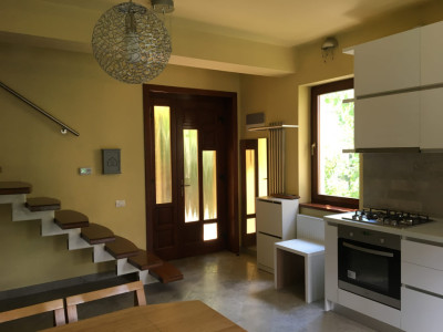 Închiriere apartament cu 3 cam., 100 mp., la casă, Zorilor