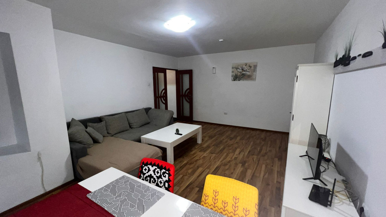 Apartament 2 camere, decomandat, etaj 1/7 – Strada Toamnei