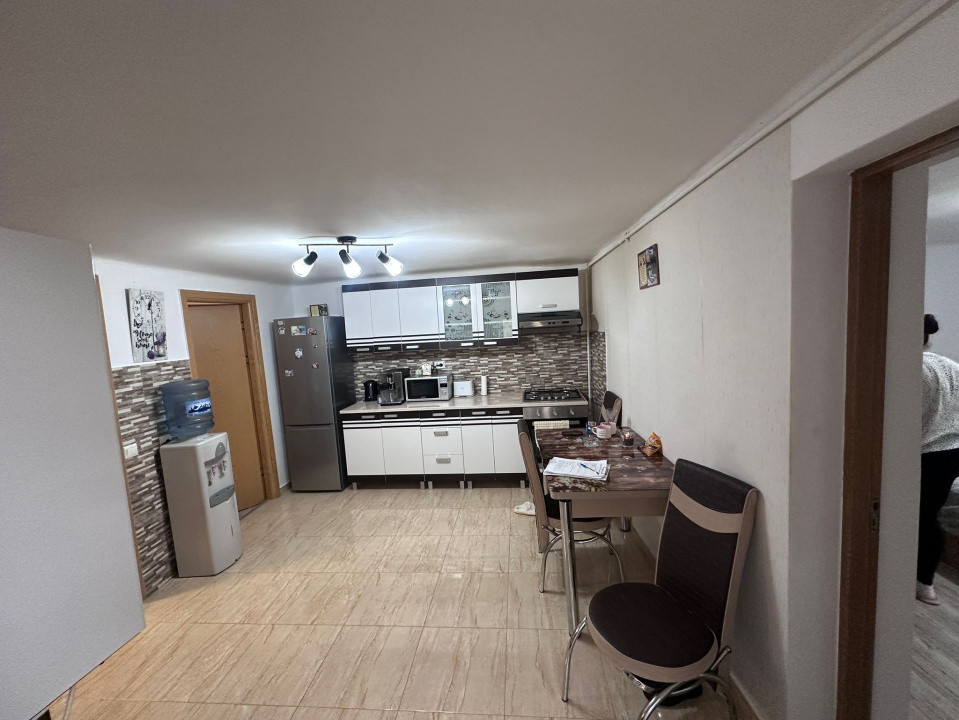 Casă individuală în zonă în dezvoltare – Gușterița