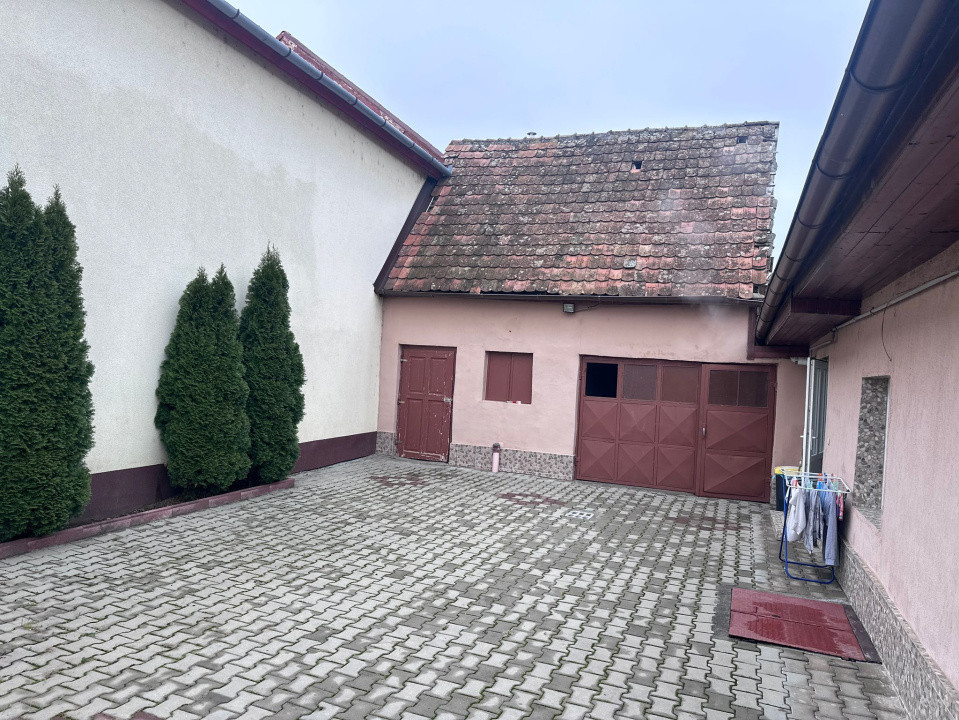 Casă individuală în zonă în dezvoltare – Gușterița