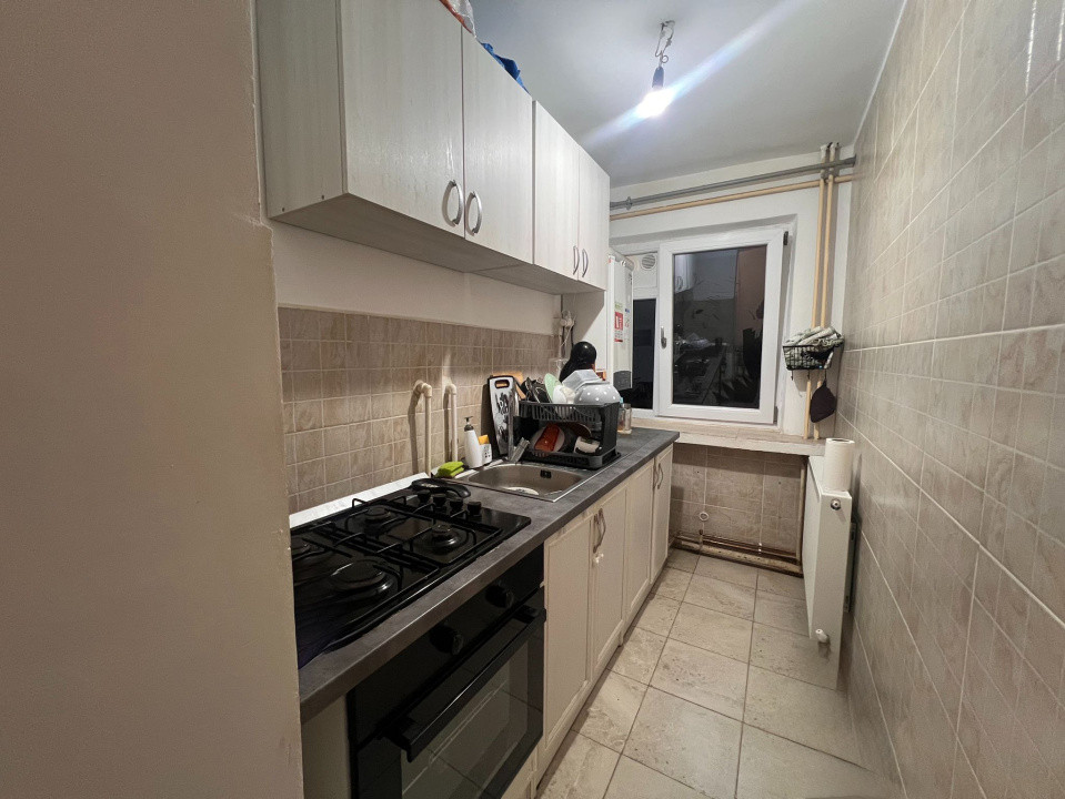 Apartament 3 camere, semidecomandat, 50.09 mp, Craiovita Noua, zona Orizont