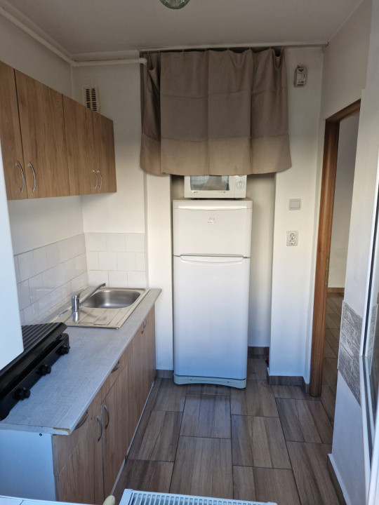 Garsonieră de închiriat – Centrul Civic, str. Toamnei