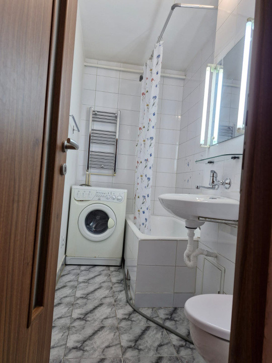 Garsonieră de închiriat – Centrul Civic, str. Toamnei