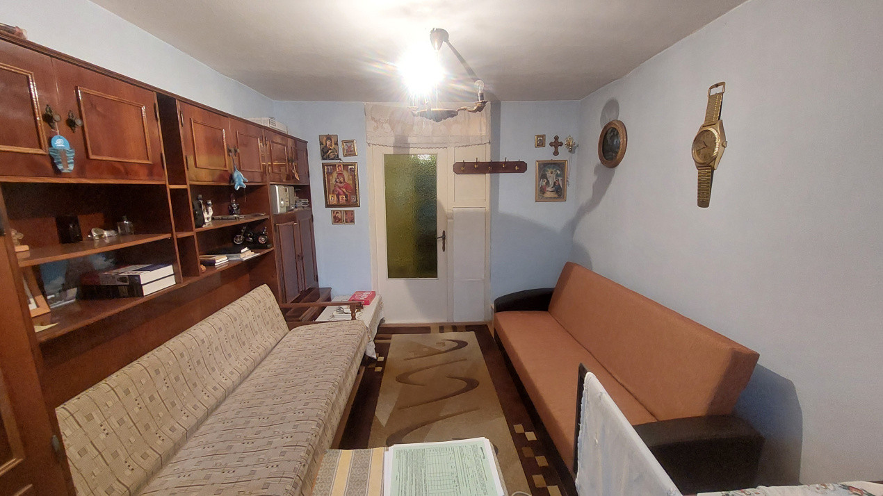 Camera de camin, 20mp, parter, cartier Sarari, zona Liceul Henri Coanda