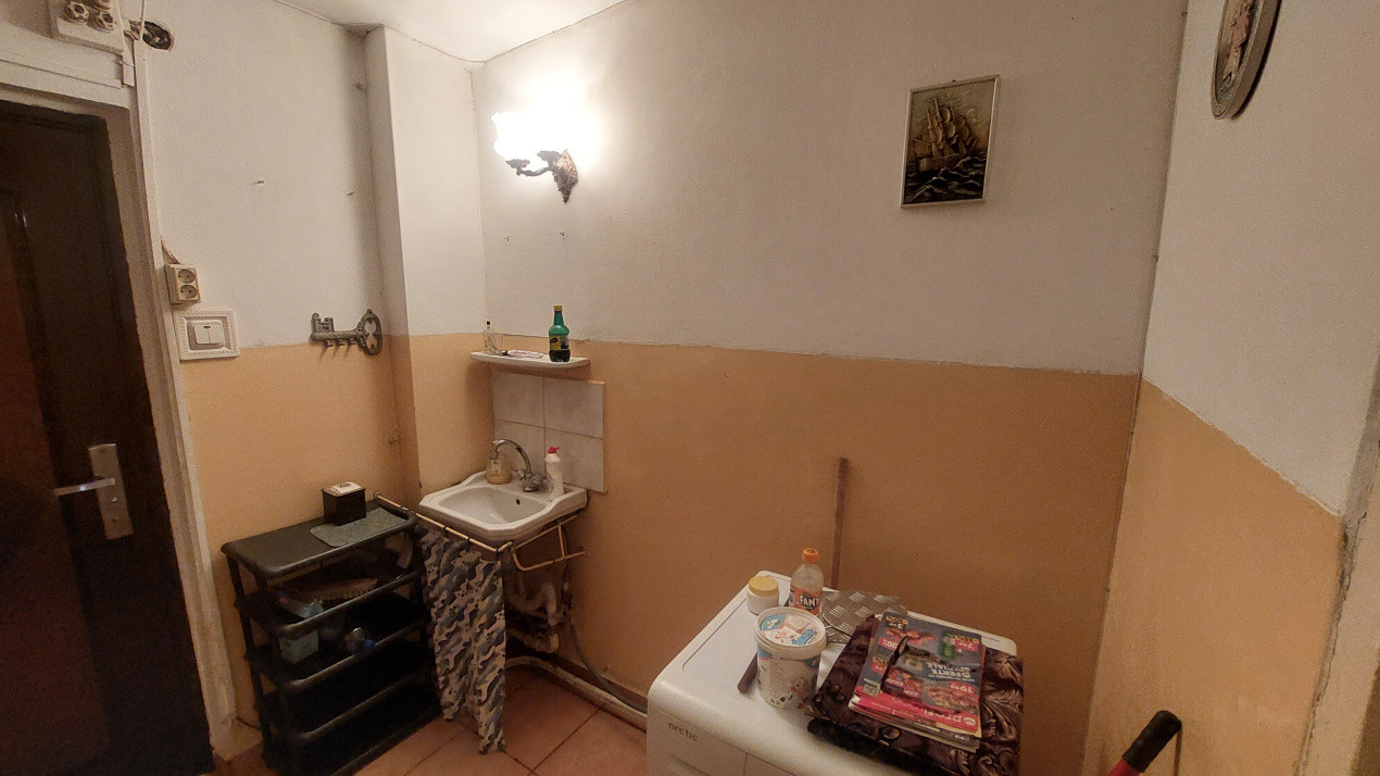 Camera de camin, 20mp, parter, cartier Sarari, zona Liceul Henri Coanda