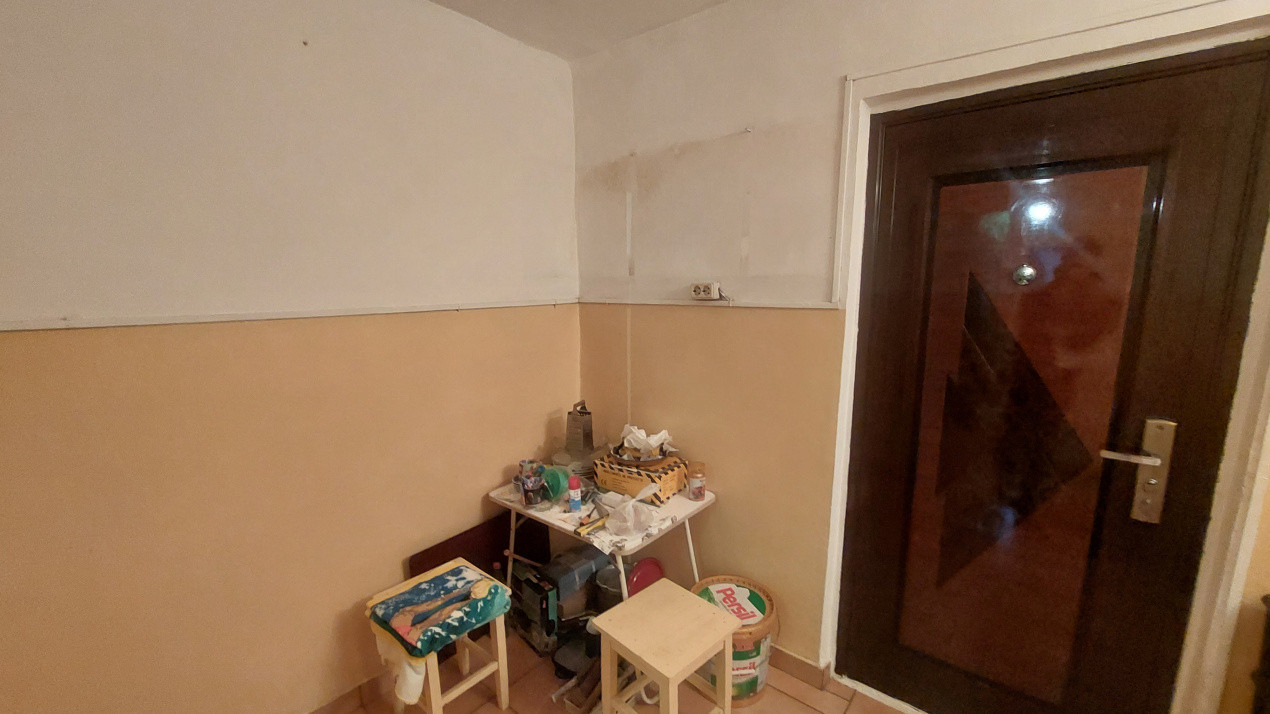 Camera de camin, 20mp, parter, cartier Sarari, zona Liceul Henri Coanda