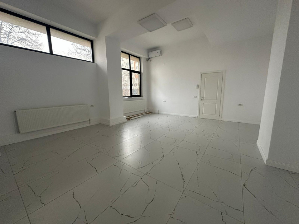 Spatiu comercial, 36 mp, cartier Centru, zona Teatrul Marin Sorescu