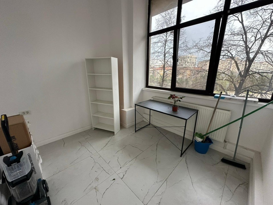 Spatiu de birou, 10mp, pretabil birou, Zona Teatrul National Marin Sorescu