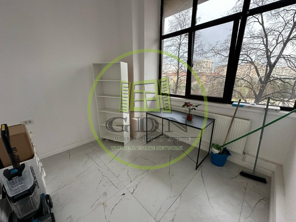 Spatiu de birou, 10mp, pretabil birou, Zona Teatrul National Marin Sorescu