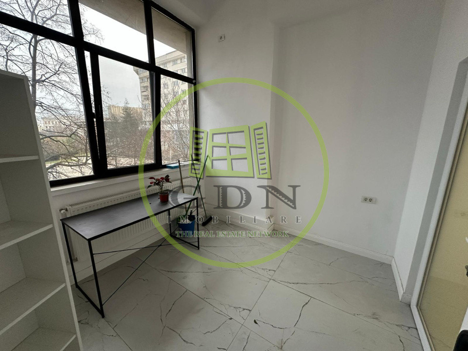 Spatiu de birou, 10mp, pretabil birou, Zona Teatrul National Marin Sorescu