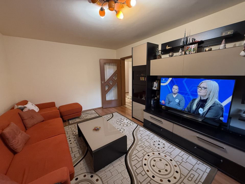 Apartament 4 camere, decomandat, 83mp, Sarari, zona Piscina Sânziana 