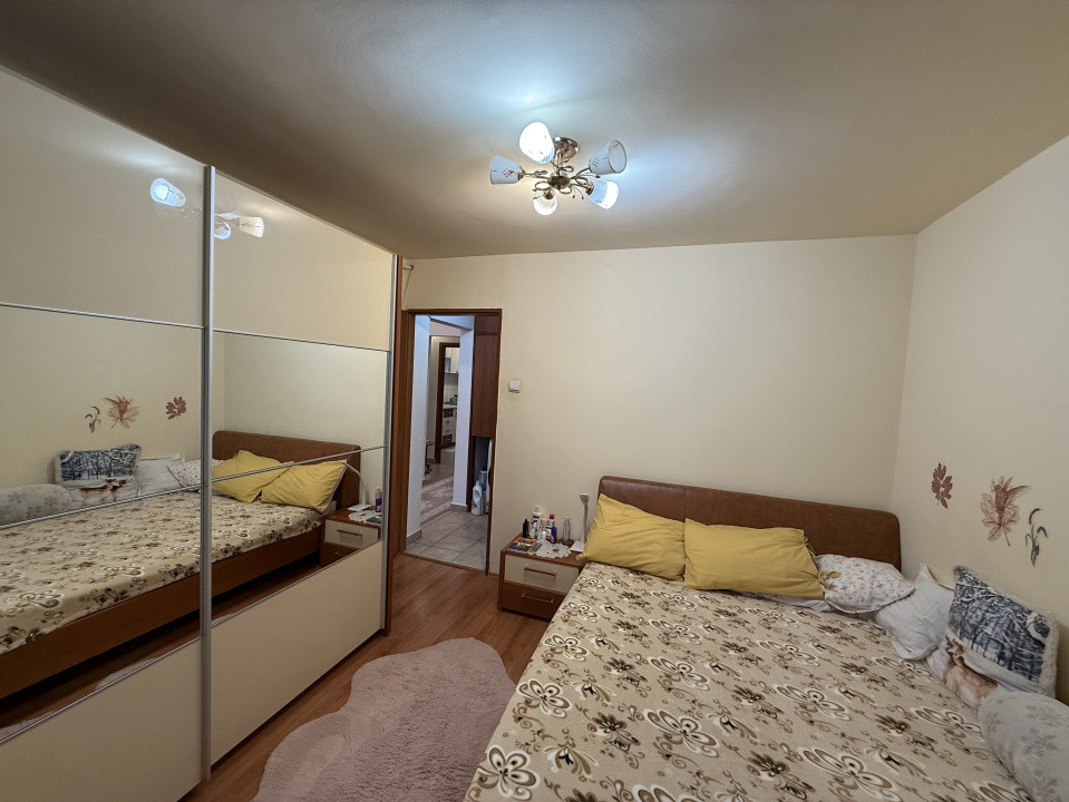 Apartament 4 camere, decomandat, 83mp, Sarari, zona Piscina Sânziana 