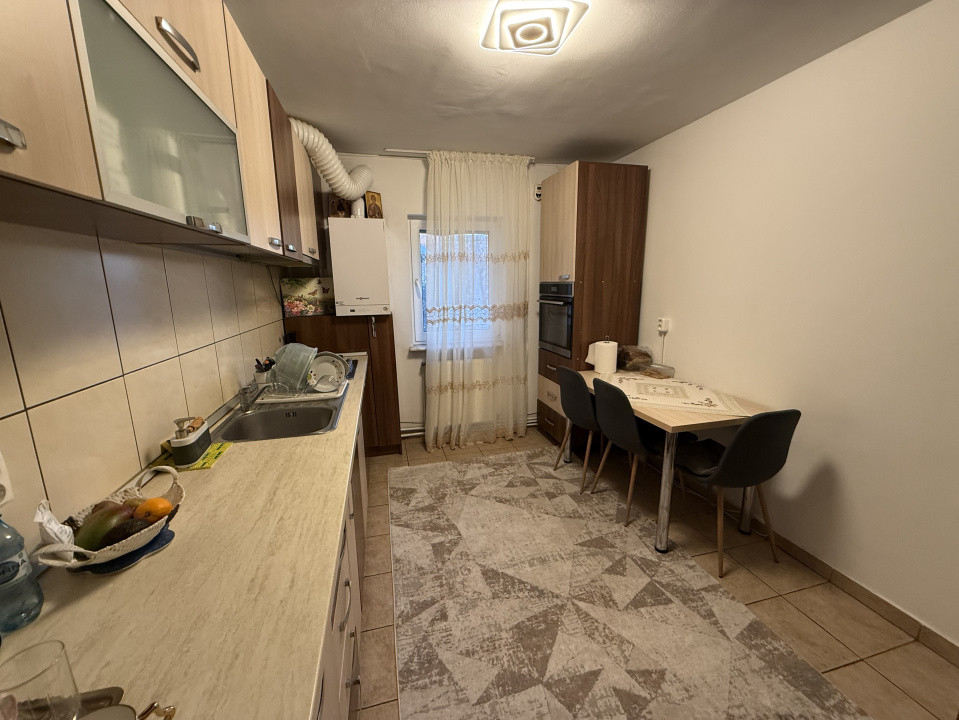 Apartament 4 camere, decomandat, 83mp, Sarari, zona Piscina Sânziana 