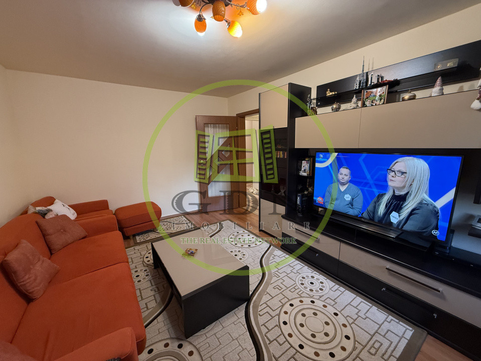 Apartament 4 camere, decomandat, 83mp, Sarari, zona Piscina Sânziana 