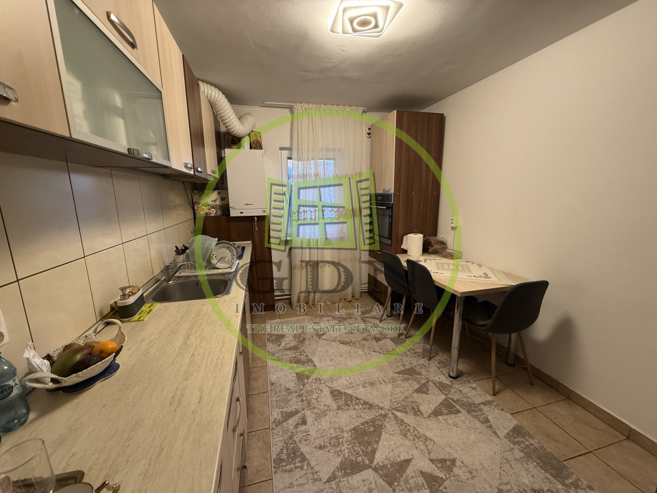 Apartament 4 camere, decomandat, 83mp, Sarari, zona Piscina Sânziana 