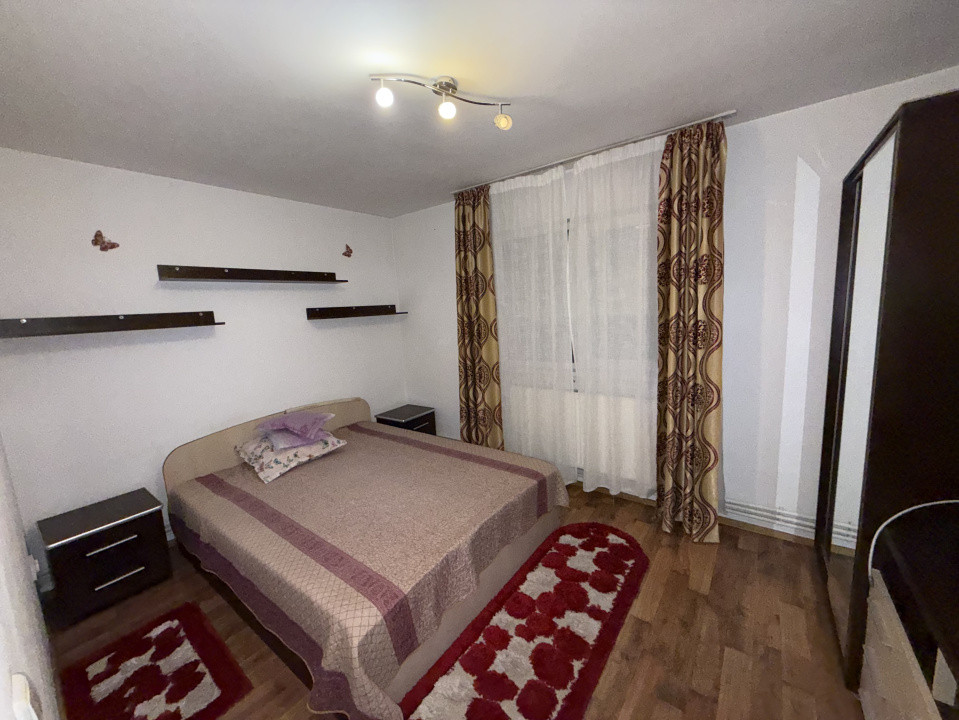 Apartament 2 camere, semidecomandat, 52mp, Rovine, zona Helmat. 