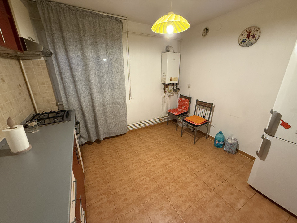 Apartament 2 camere, semidecomandat, 52mp, Rovine, zona Helmat. 