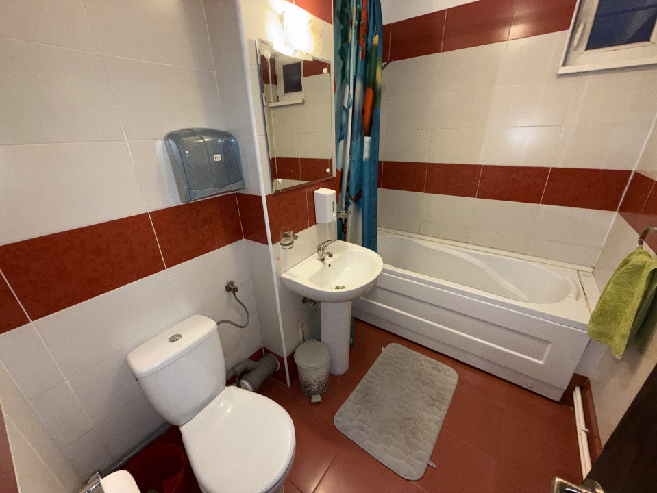 Apartament 2 camere, semidecomandat, 52mp, Rovine, zona Helmat. 