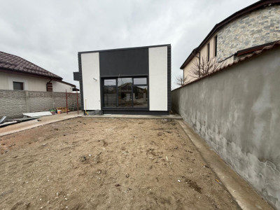 Casa parter, 379 MP teren, 84,4 MP utili, Craiova, cartier Brestei