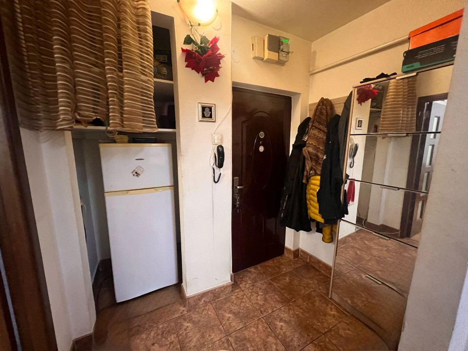 Apartament 2 camere, semidecomandat, 50,7 mp, Calea Bucuresti, zona Rotonda