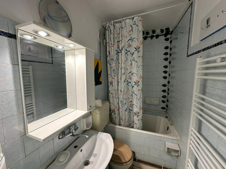 Garsoniera decomandata, 30mp, Centru, zona Teatru