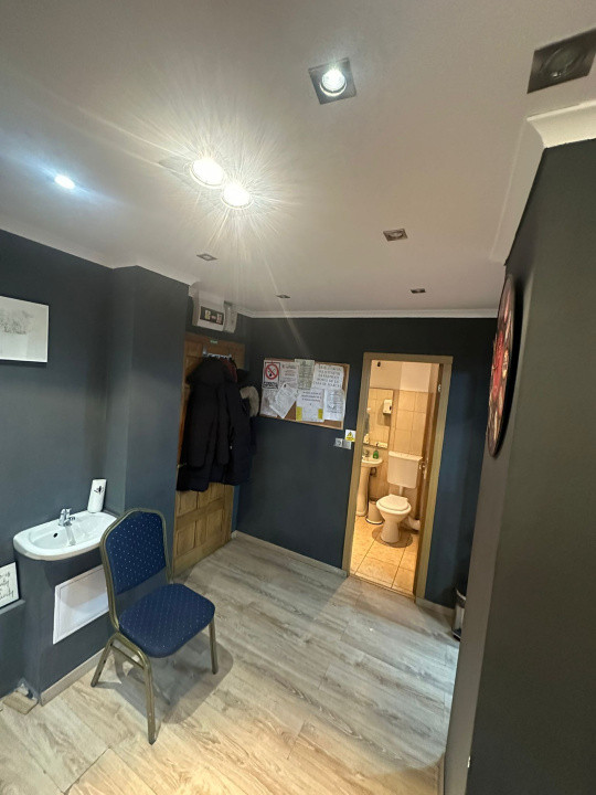 Spatiu  comercial ideal frizerie-coafor zona - Siretului