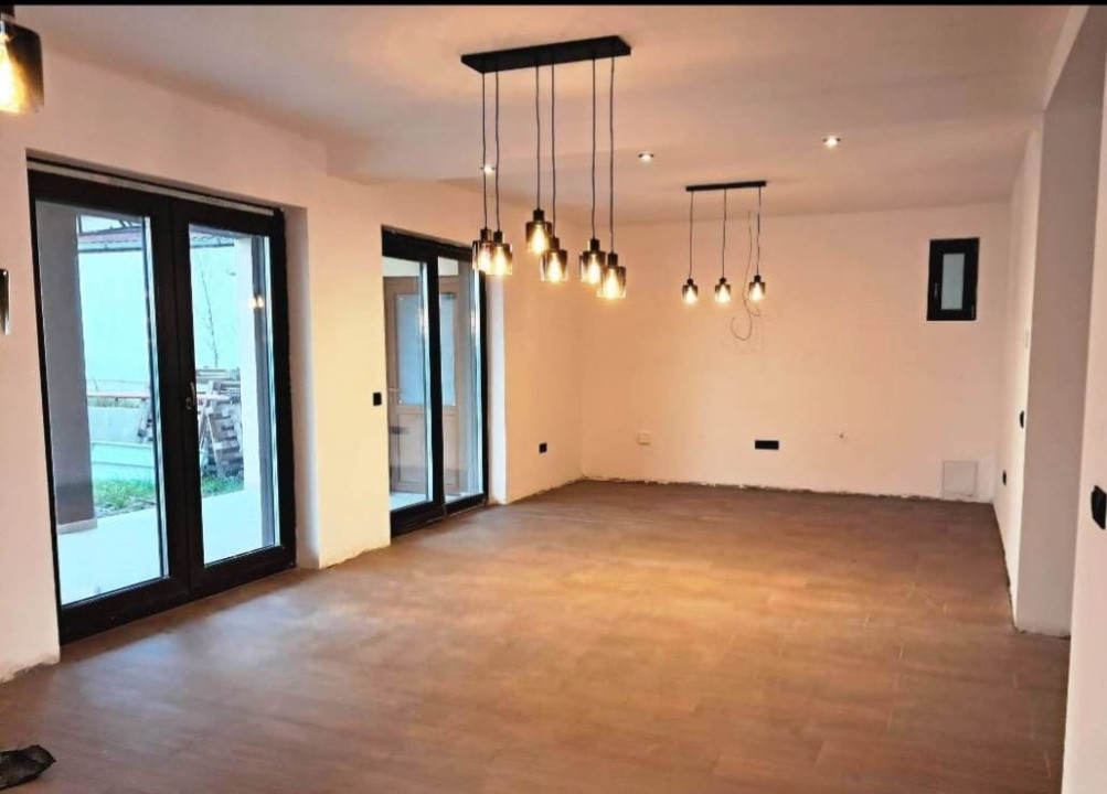 Casa 5 camere 160mputili,spre vanzare in Sura Mica