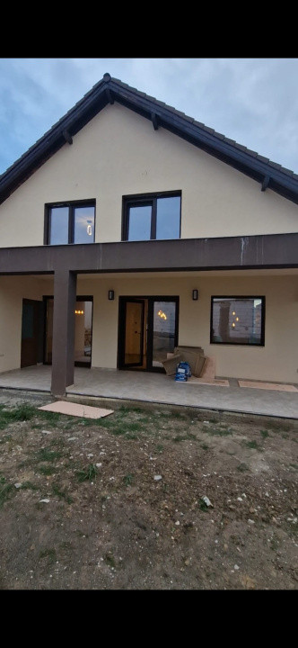 Casa 5 camere 160mputili,spre vanzare in Sura Mica