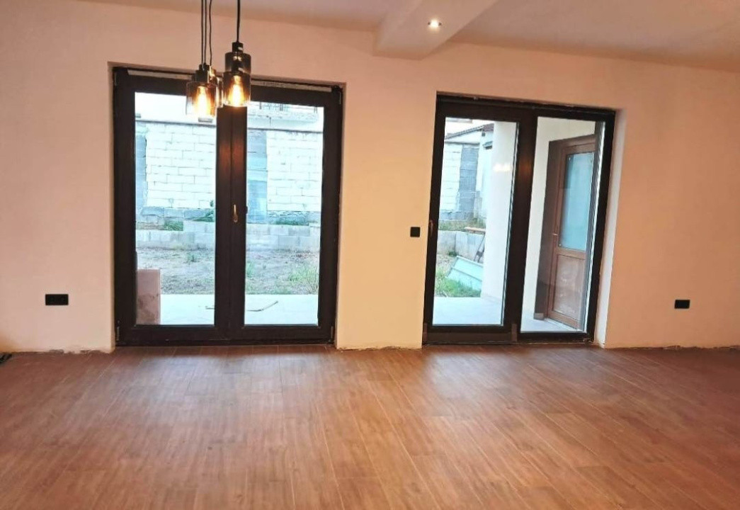 Casa 5 camere 160mputili,spre vanzare in Sura Mica
