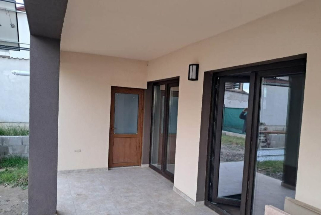 Casa 5 camere 160mputili,spre vanzare in Sura Mica
