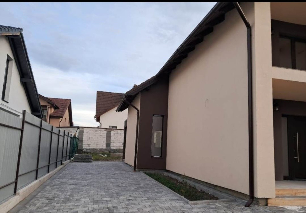 Casa 5 camere 160mputili,spre vanzare in Sura Mica