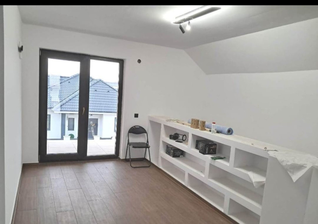 Casa 5 camere 160mputili,spre vanzare in Sura Mica