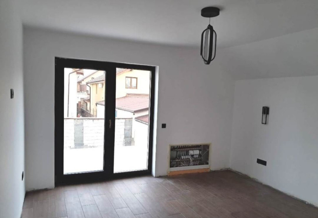 Casa 5 camere 160mputili,spre vanzare in Sura Mica